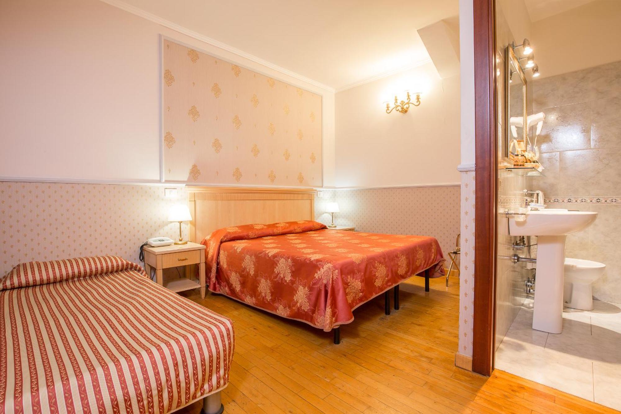 Hotel Arco Di Travertino Roma Esterno foto