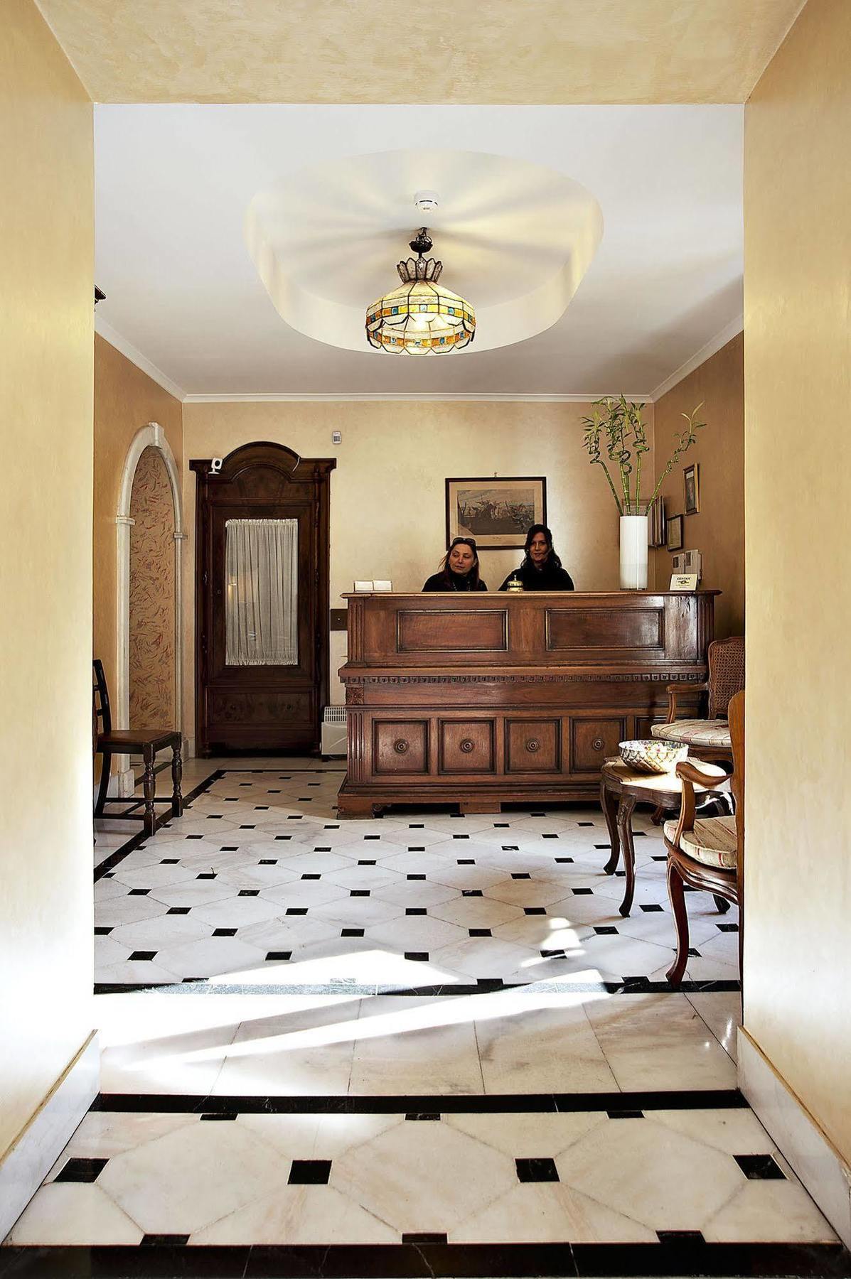 Hotel Arco Di Travertino Roma Esterno foto