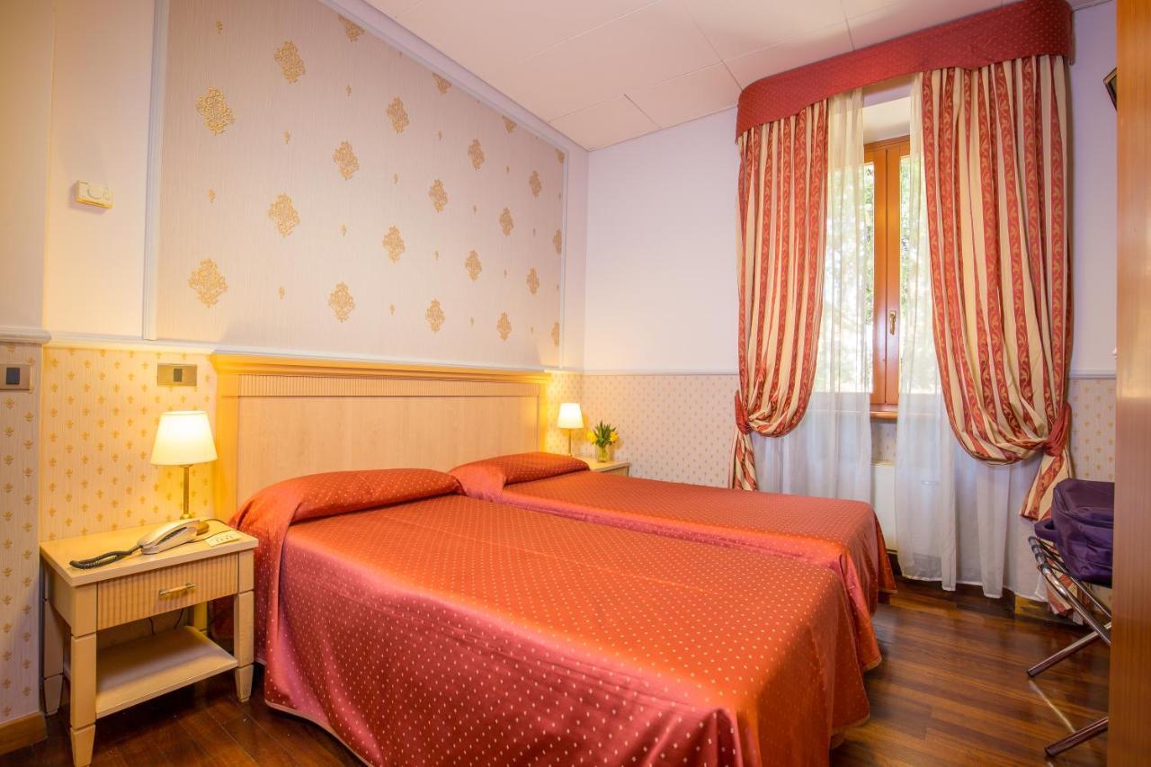 Hotel Arco Di Travertino Roma Esterno foto